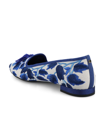The Starfinch 15 Tassel - Empire Blue Teatime Embroidery